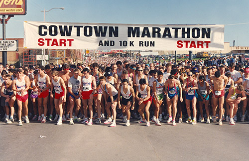Early Cowtown marathon starting line